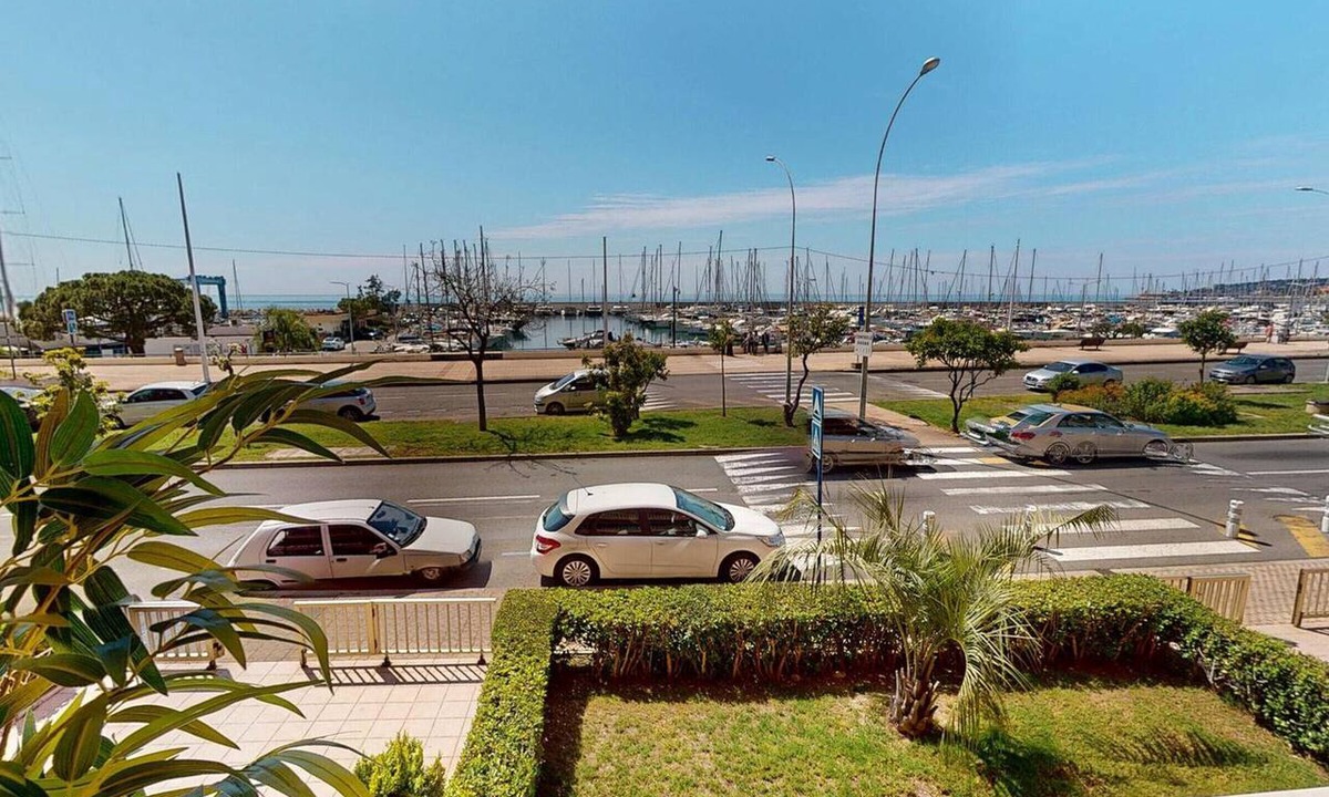 Menton Apartment | Spacious renovated 2P sea-facing with terrace and garage