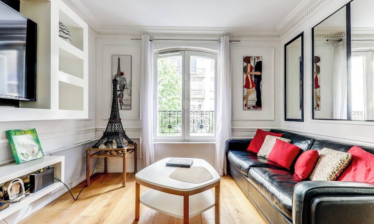 Notre-Dame-des-Champs Apartment | St. Germain des Pres - Luxembourg Suite