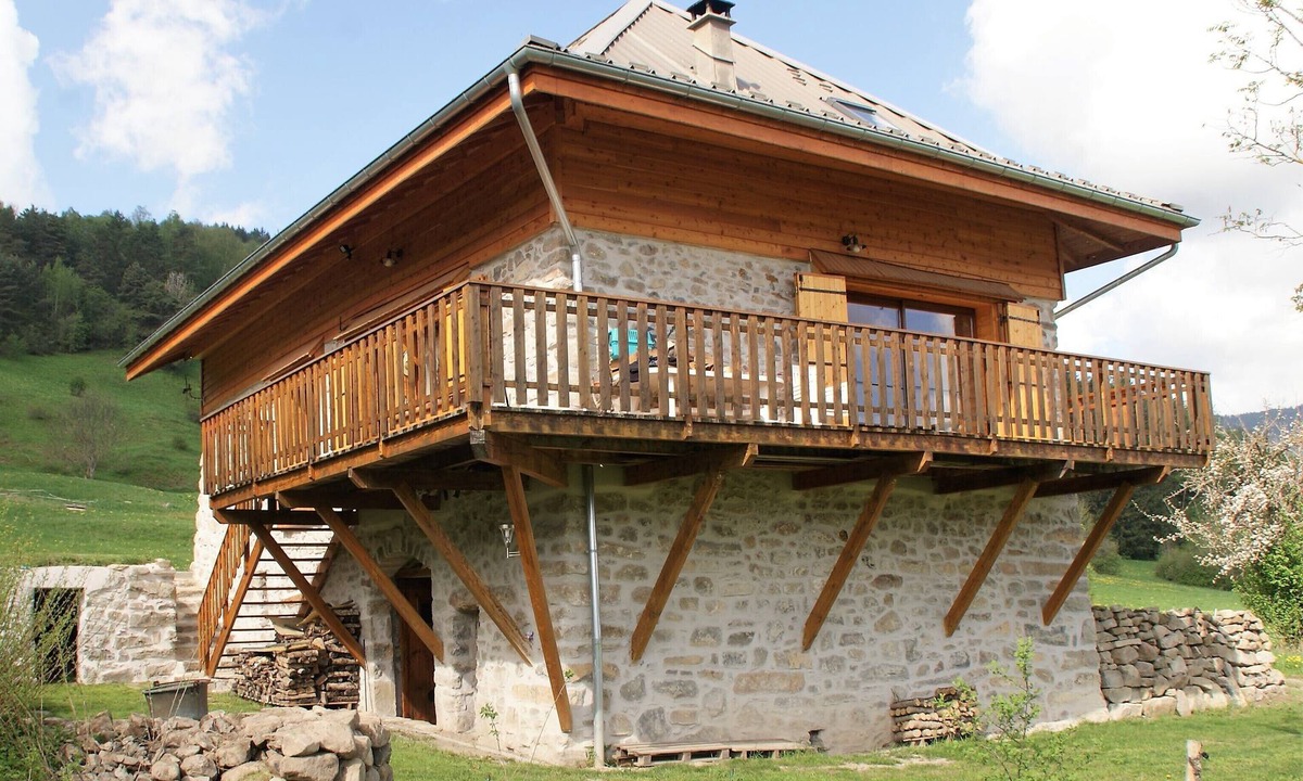 Seyne House | Stay in the mountains in a restored farmhouse
