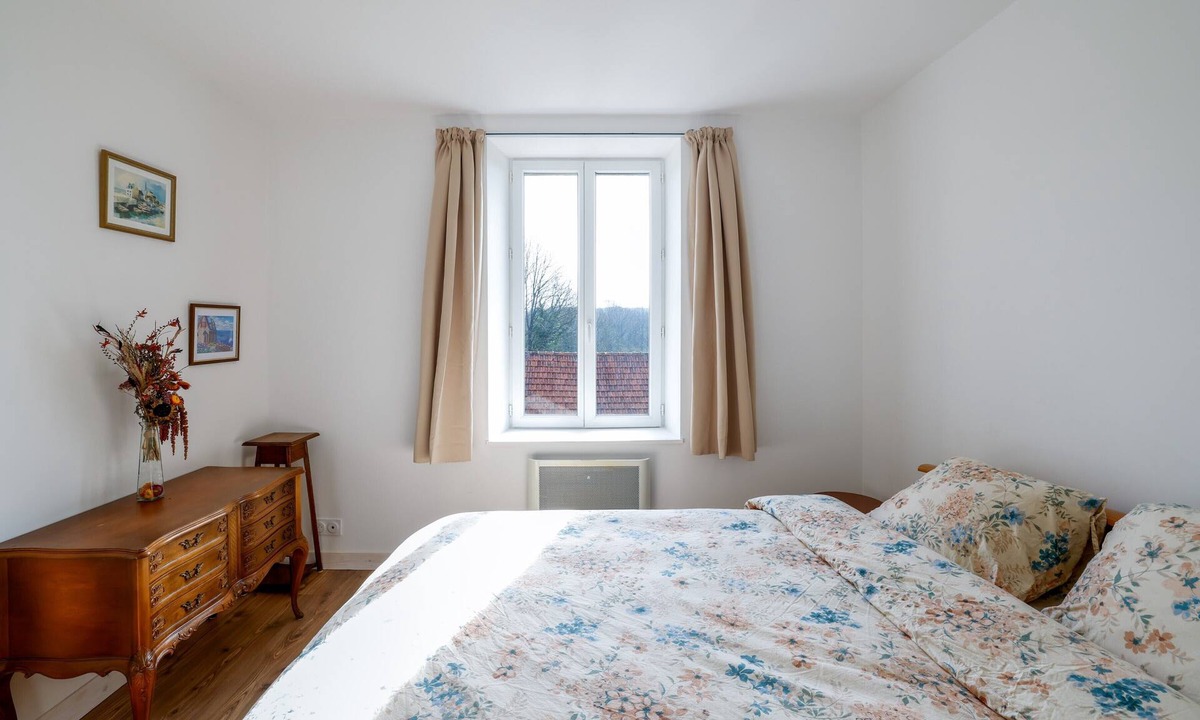Plougonven House | Stone Guesthouse, 2 Bedrooms in Nature with Garden