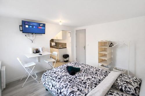 Old Town Apartment | Studio Élie Cosy et lumineux, 5 min gare