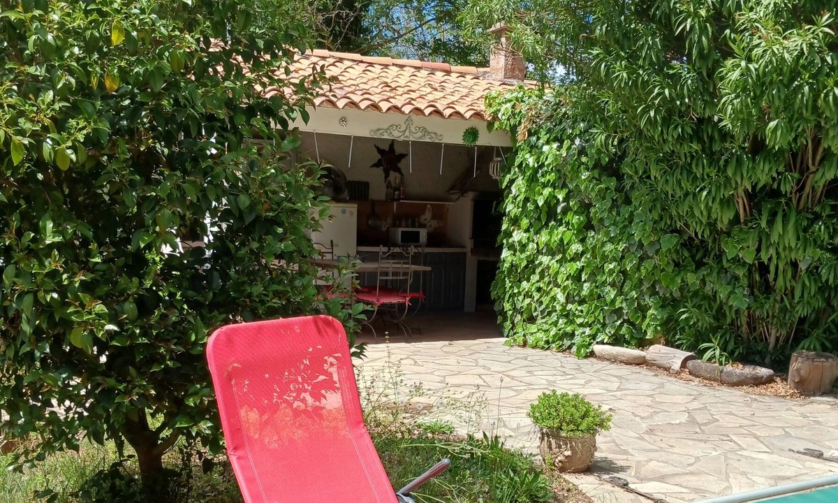 Brignoles Apartment | Studio 25m2 Entouré de Vignes Avec Piscine Privatisée