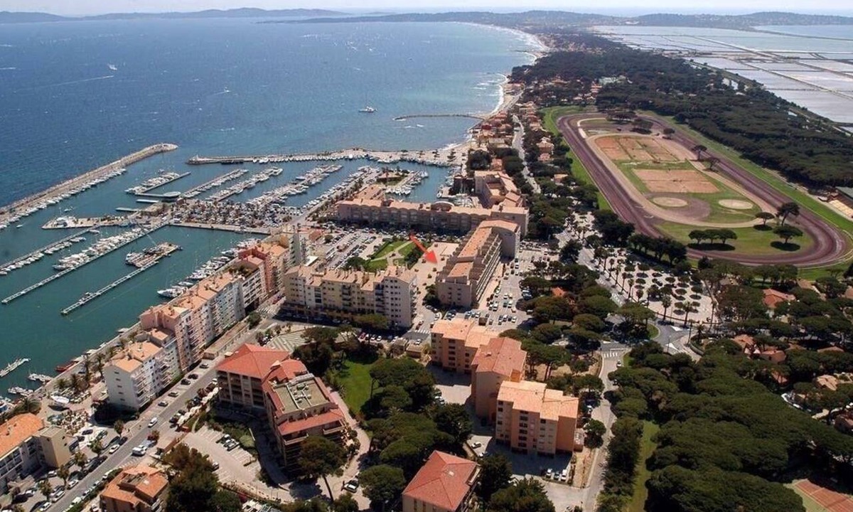 Hyeres Apartment | Studio 3-Studio-Comfort-Ensuite with Shower-Harbour view