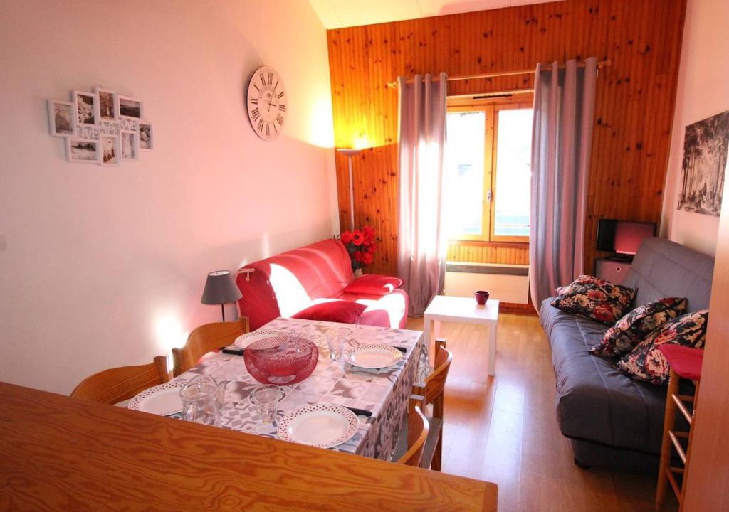 Bagneres-de-Luchon Apartment | Studio Bagnères-de-Luchon, 1 pièce, 4 personnes - FR-1-313-124