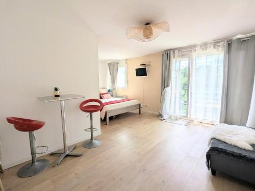 Blagnac Apartment | Studio Calme centre ville proche tramway