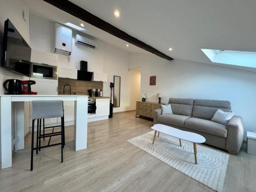 Poincare - Foch - Anatole France - Croix de Bourgogne Apartment | Studio centre ville proche gare TVG