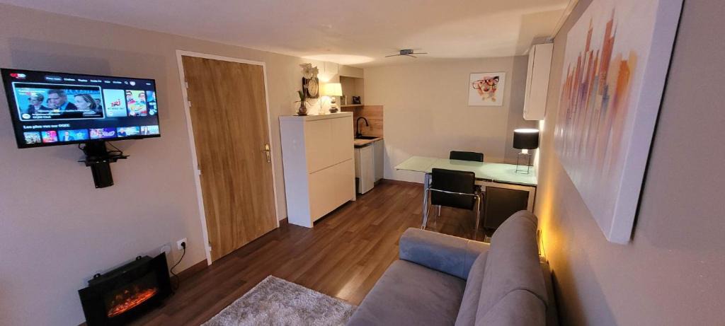 Vandoeuvre-les-Nancy Apartment | Studio chaleureux avec parking gratuit