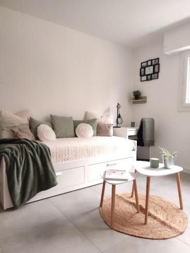 Centre Ville Apartment | Studio Cosy, résidence sécurisée, parking privé