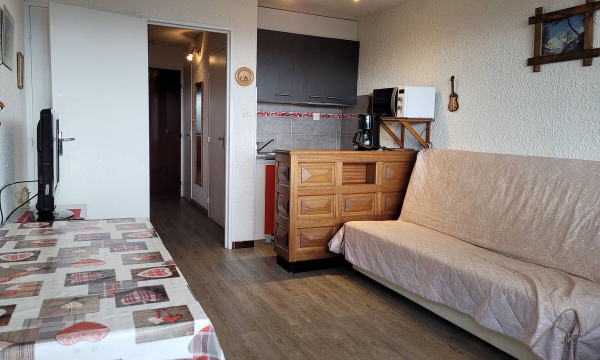 Pra Loup Apartment | Studio for 4 in Pra-Loup with balcony