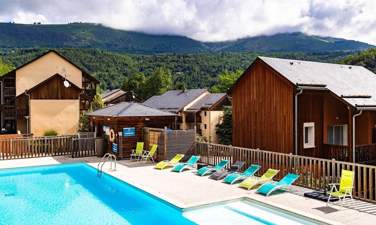 Ax-les-Thermes Apartment | Studio for 4 near Pyrenees Ski Slopes