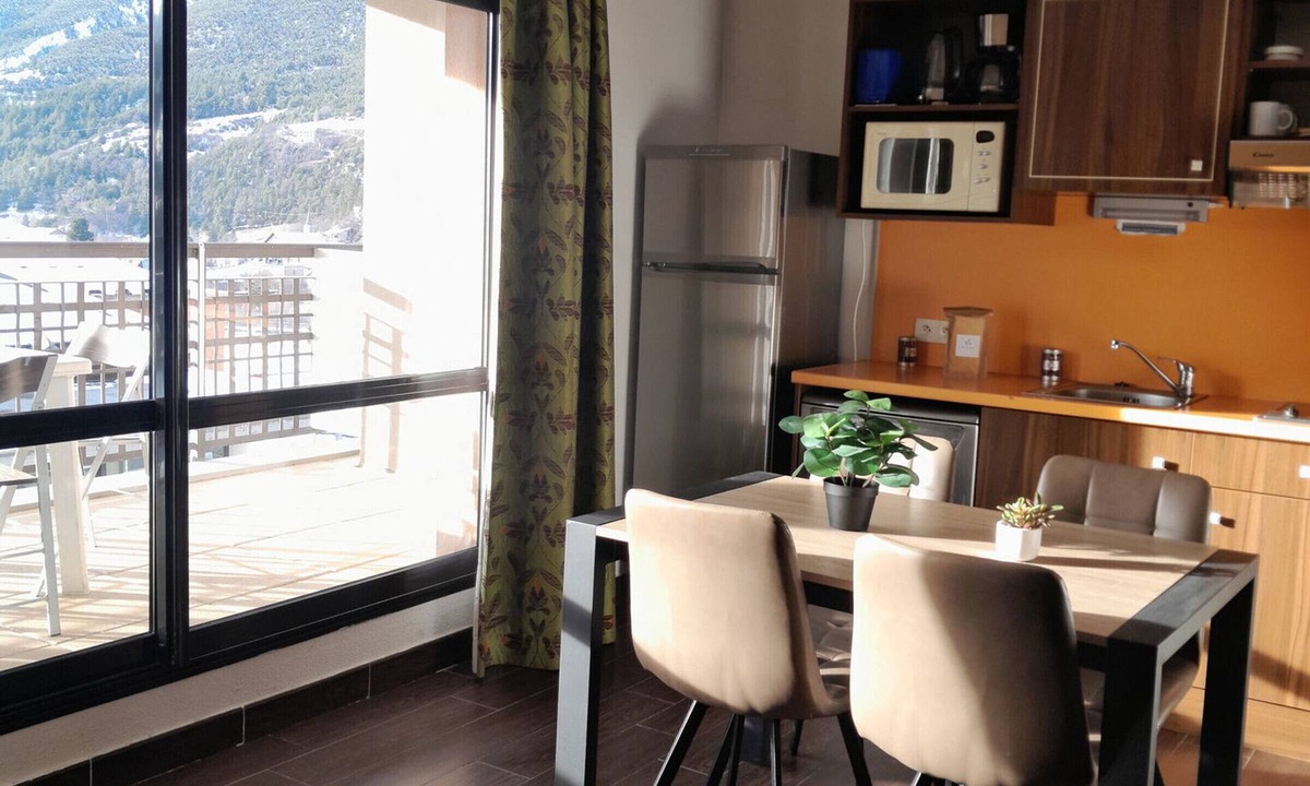 Jausiers Apartment | Studio for 4 with terrace, pool and parking in Jausiers