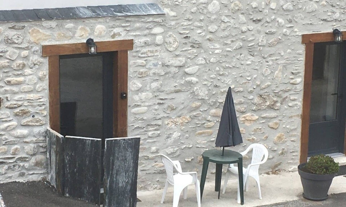Arreau Apartment | Studio in the village of Arreau