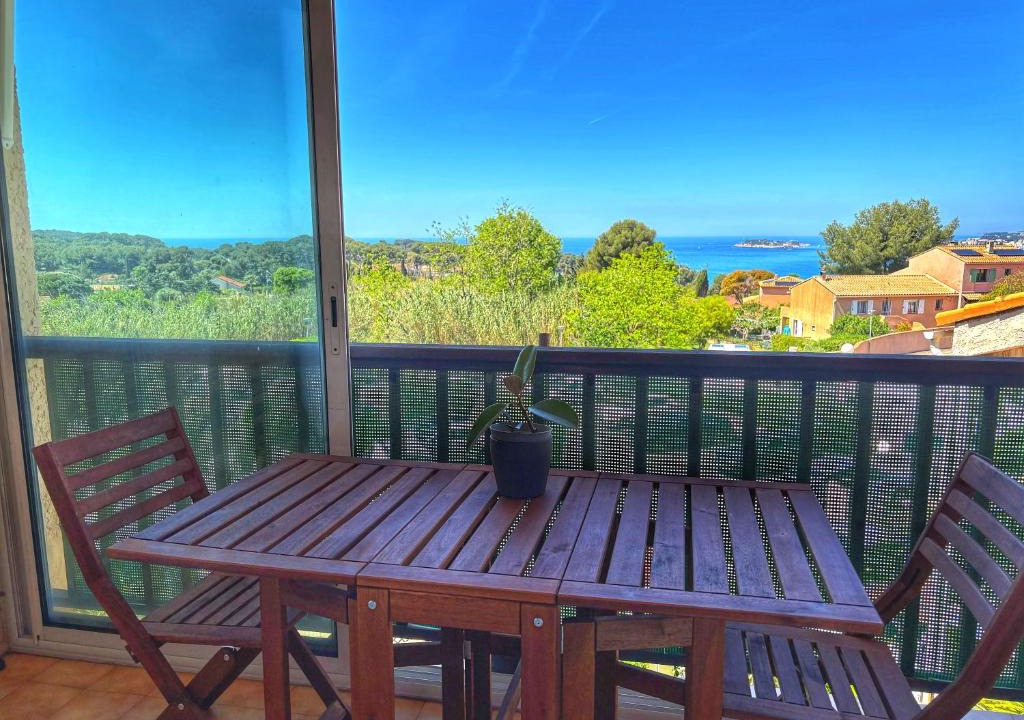 Sanary-sur-Mer Apartment | Studio vue mer à Sanary, tout équipé !