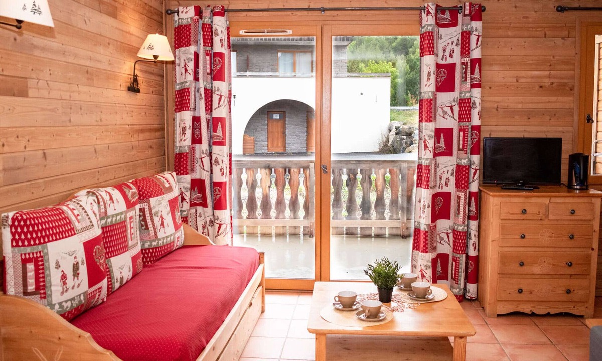 Pra Loup Apartment | Studio with balcony, parking included, Praloup 1500