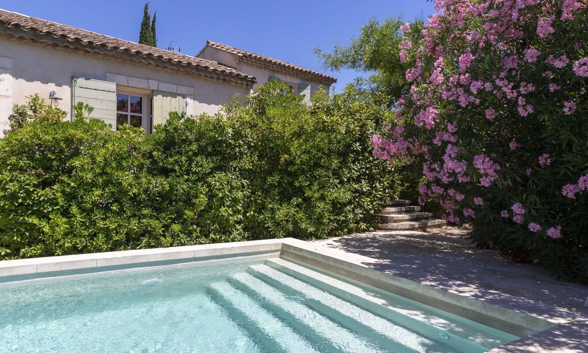 Maussane Villa | Stunning private villa for 8 people with private pool, WIFI, TV, patio and pets allowed