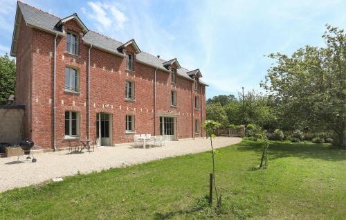 Le Minihic-sur-Rance House | Stunning Home In Le Minihic-Sur-Rance With Wifi