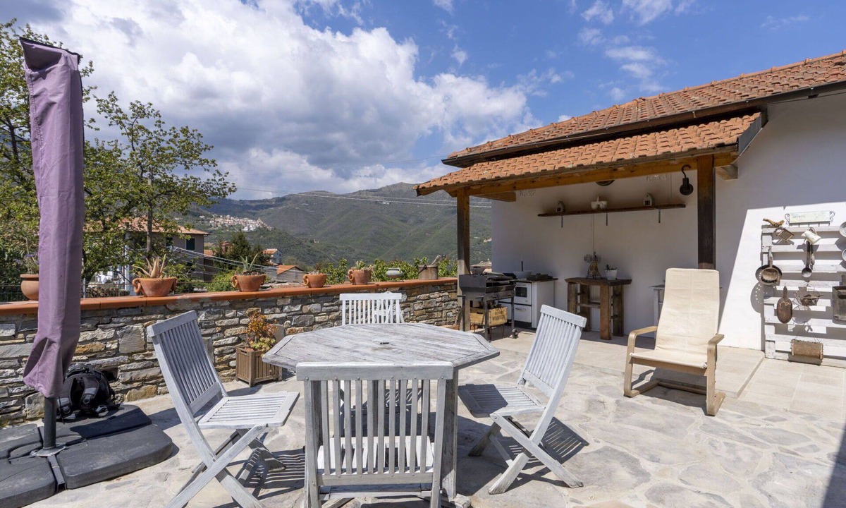 Ville San Sebastiano Villa | Stunning private villa for 6 people with WIFI, patio and panoramic view