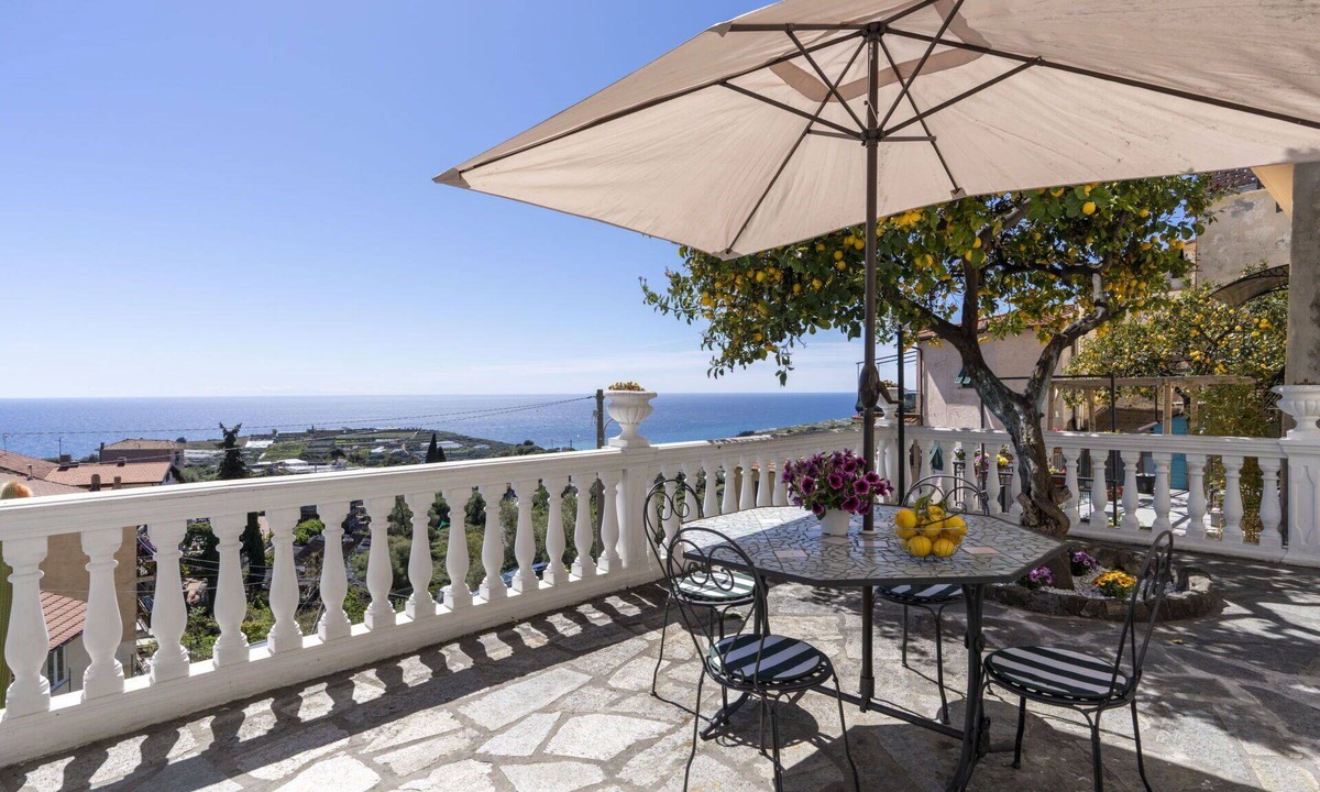 Terzorio House | Stunning villa for 4 people with WIFI, A/C, TV and pets allowed