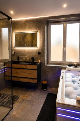 Pont-a-Mousson Apartment | Suite cosy & Balnéo à Pont-à-Mousson 4 personnes