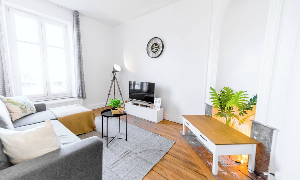 Saint Nicolas - Charles III - Ville vieille - Trois Maisons - Leopold Apartment | Suite double Fabriques, central, parking nearby
