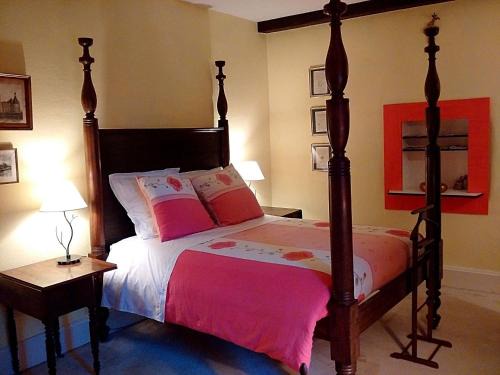 Aydoilles Bed & Breakfast | Suite familiale au Prieuré avec accès parc et grandes chambres - FR-1-589-736