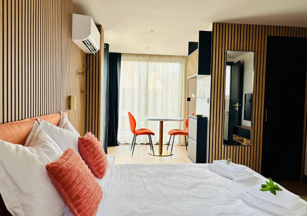 Chailly-les-Ennery Apartment | Suite indépendante avec terrasse privée, parking & Climatisation