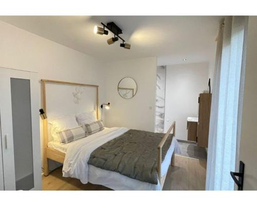 Augny Apartment | Suite moderne 2 personnes avec parking gratuit accès jardin