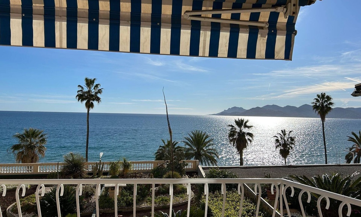 Le Suquet Apartment | Superb 3 rooms, seafront, beach, superb sea view, near downtown
