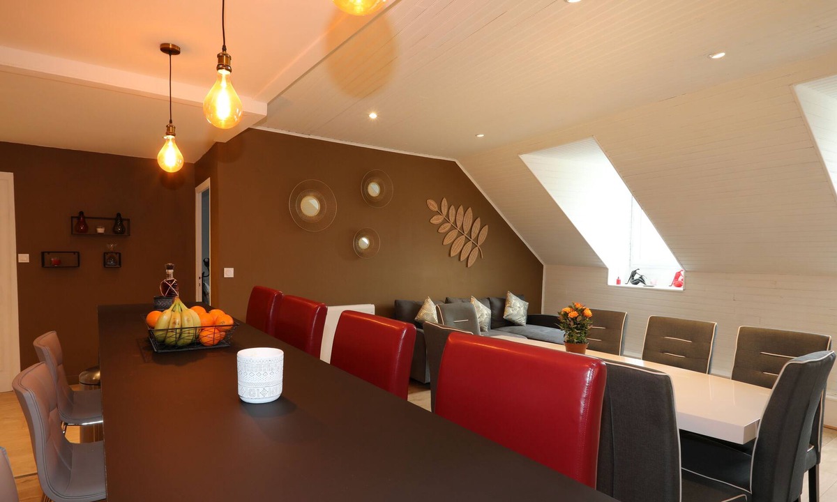 Luz-Saint-Sauveur Apartment | Superb 85 m2 apartment in city center