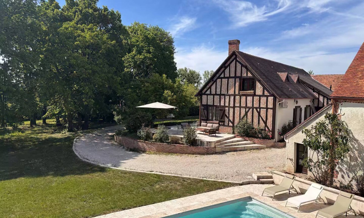Montrieux-en-Sologne House | Superb family home with heated swimming pool and 1ha park