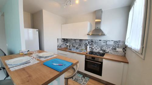 Sainte-Savine Apartment | Superbe 2 pièces - Secteur gare de Troyes et centre-ville avec stationnement
