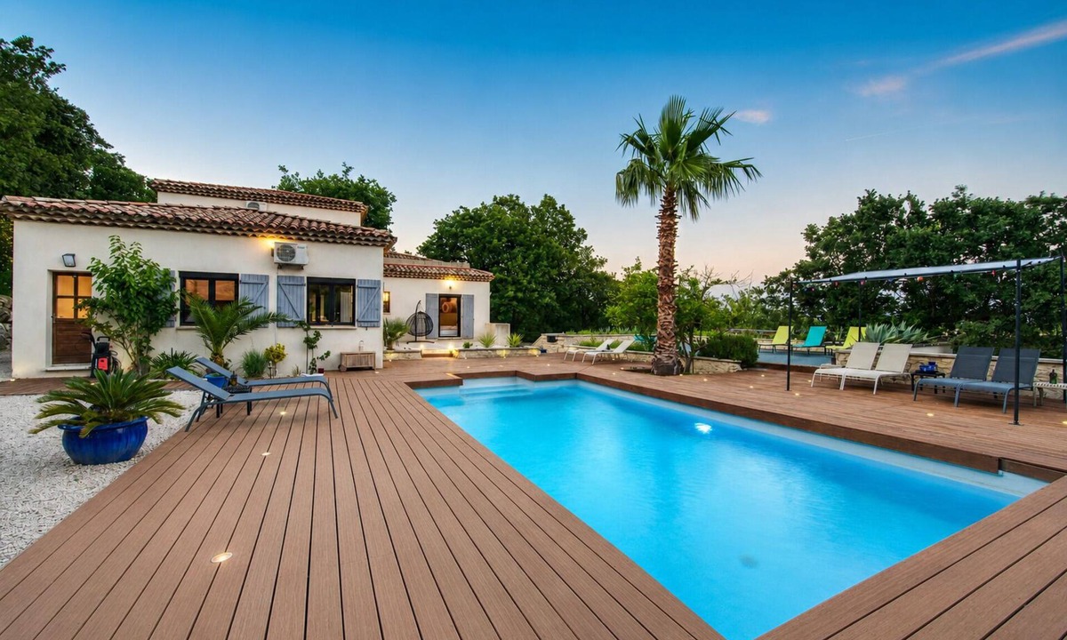 Rochefort-du-Gard House | Swimming pool & sunsets in Provence