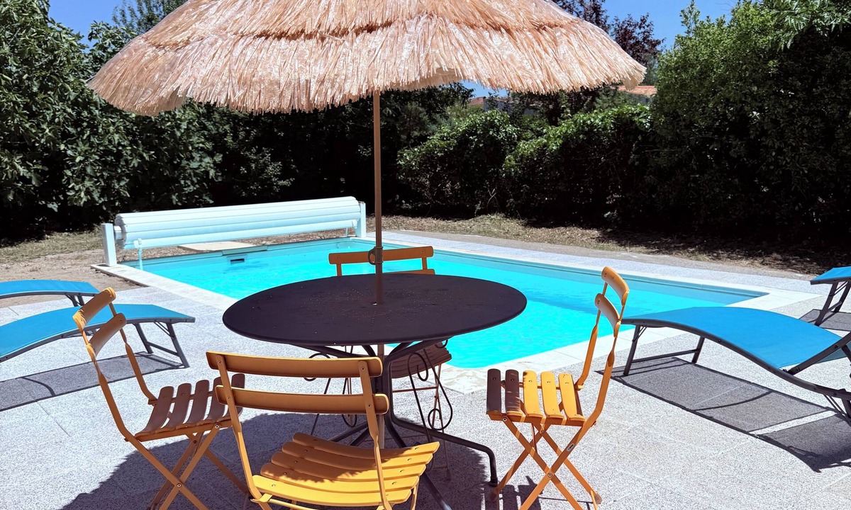 Cugnaux House | T3 family house, heated pool, large enclosed garden