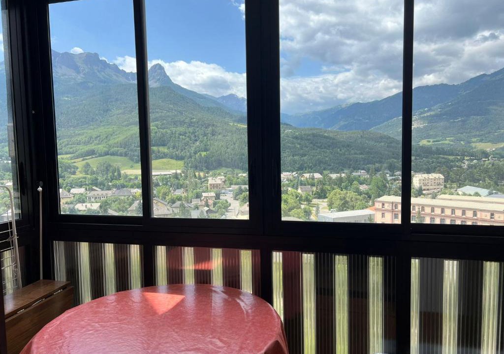 Barcelonnette Apartment | Terrasse Adroit T2 Barcelonnette - Wi-fi gratuit
