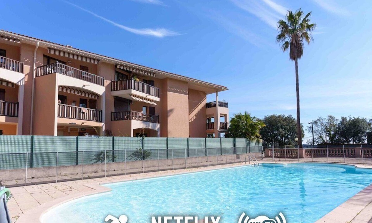 Saint-Jacques Apartment | The Cozy : Terrace Parking Pool A/C