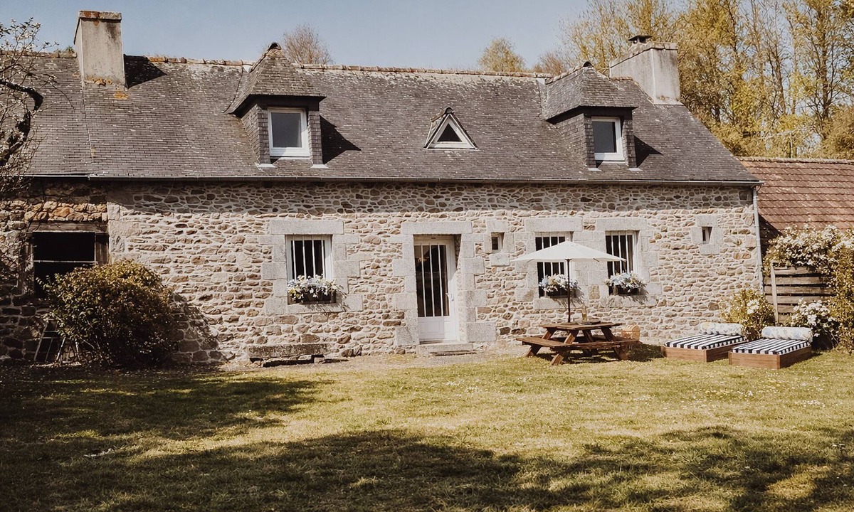 Quemper-Guezennec House | The H Collections-House-Traditional-Wet room-Garden view