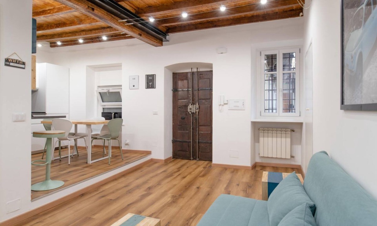 Roman Quarter Apartment | The HappYHouse, No lift by HappyHosTorino