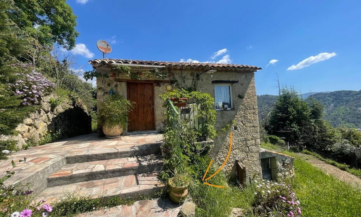 Coaraze House | The Little Sheepfold in the Meadow
