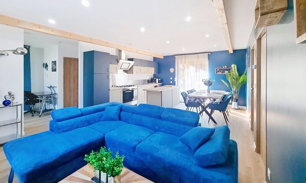 Joncreuil Ski Chalet | The Peregrine Falcon. Self-catering cottage, halfway between Lacs d'Orient and Lac du Der