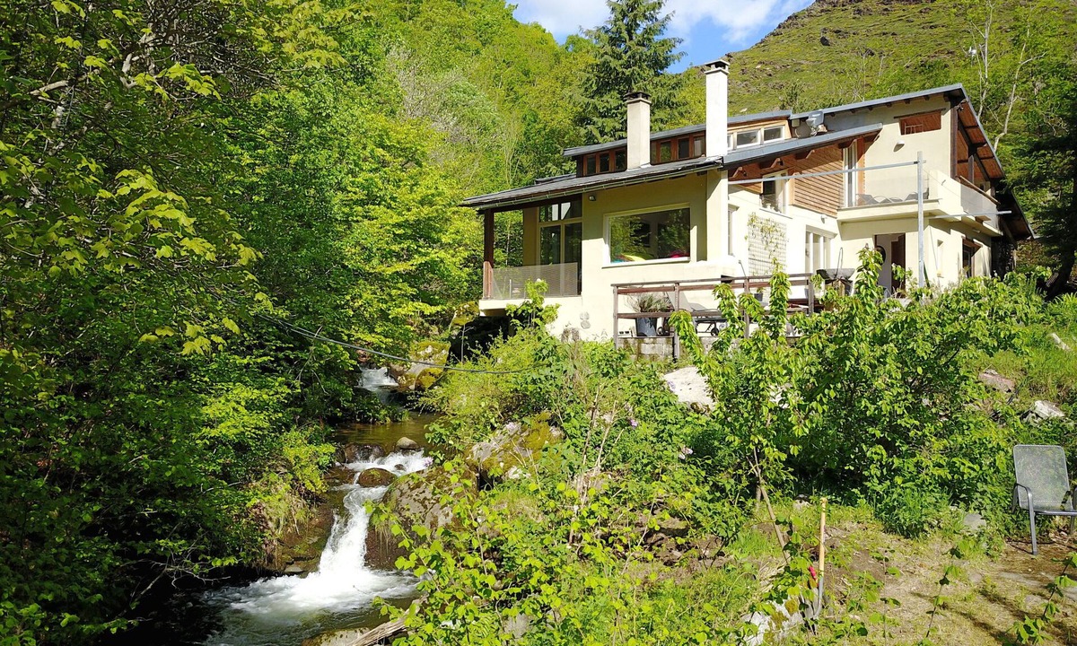 Nohedes Villa | The River Mountain House at 1,000m altitude in the Pyrenées-Orièntales
