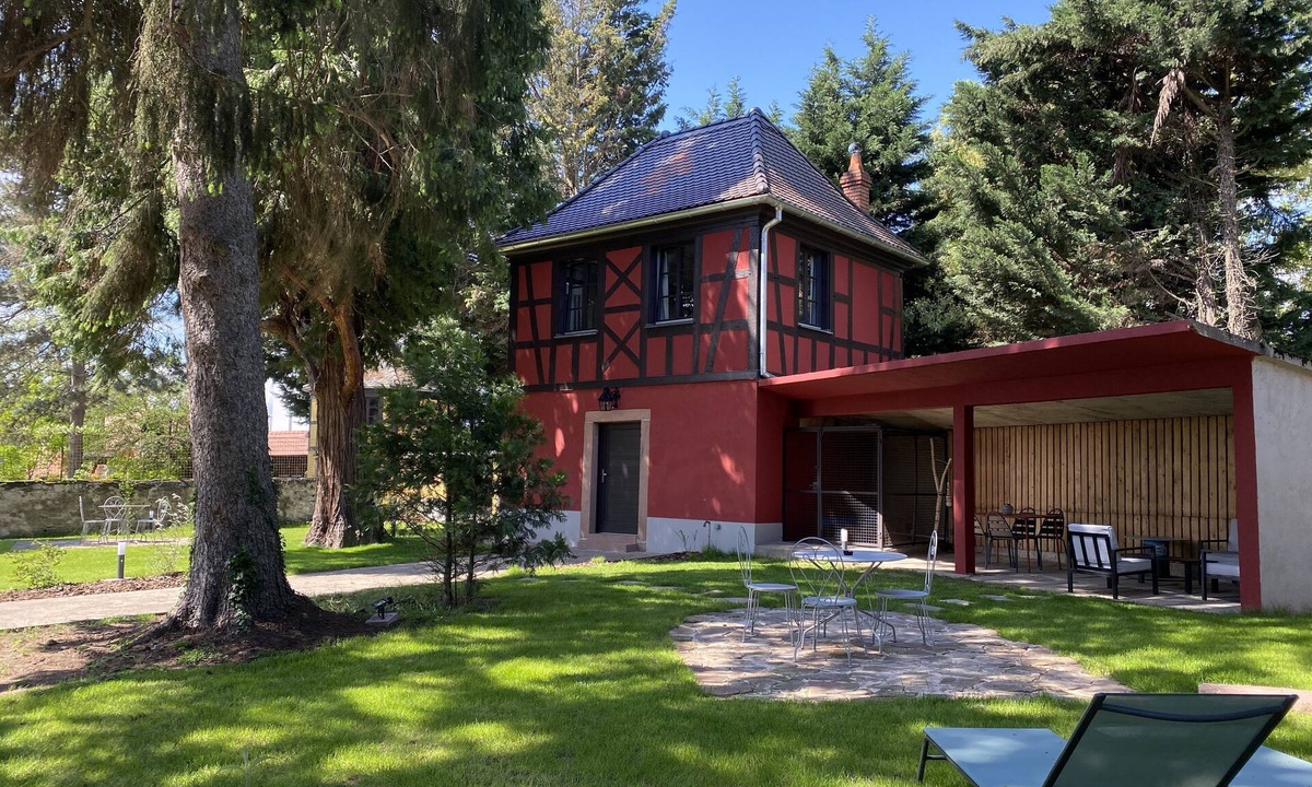Ostheim Apartment | The Sequoia, an enchantment among trees
