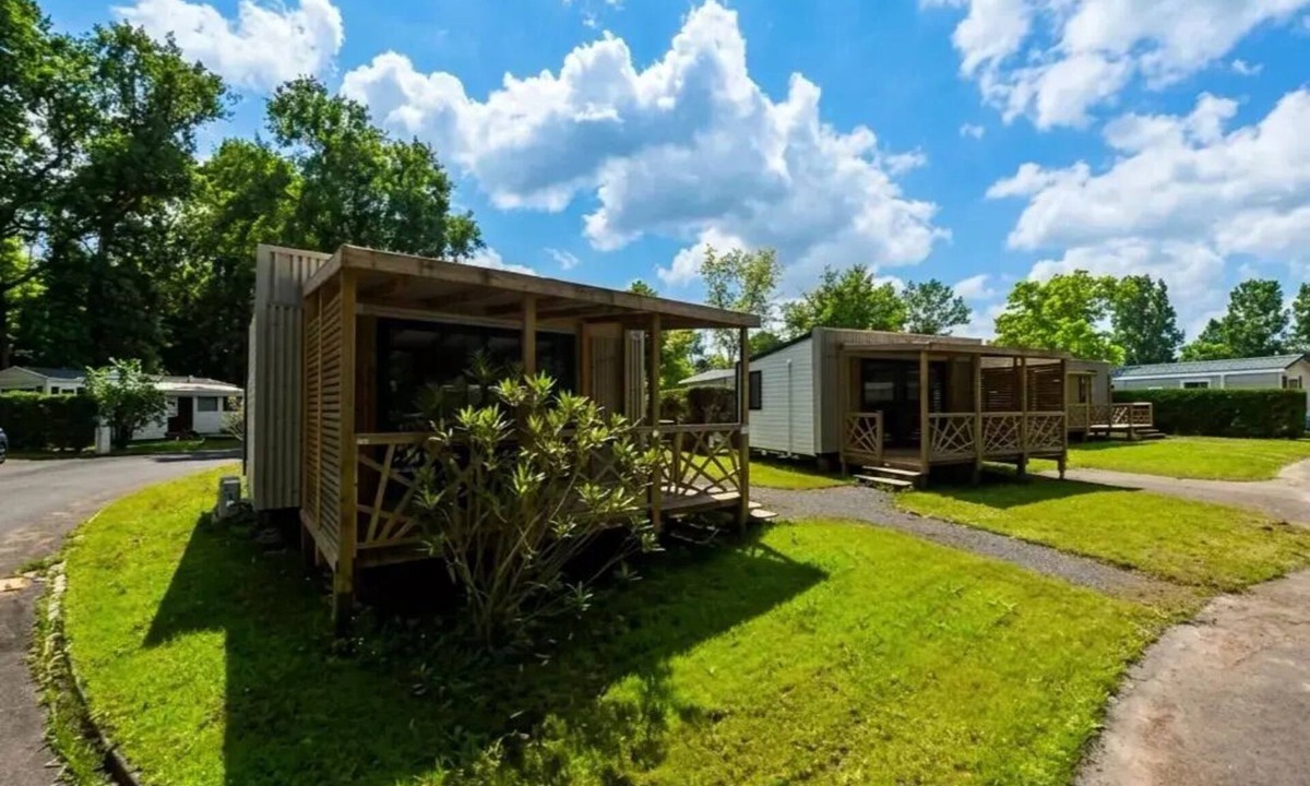 Sadirac House | The Tribes' Campground: 4 Mobile Homes for 12 People