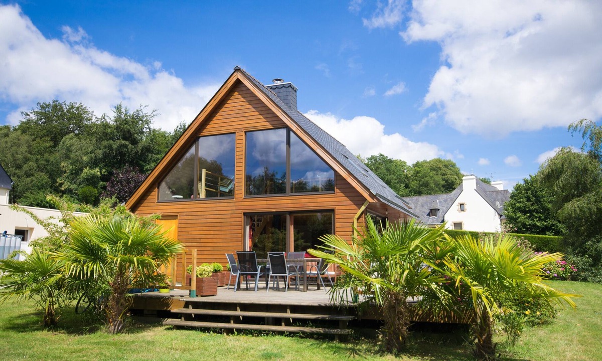 Mur-de-Bretagne House | The Wooden Haven with Private Wellness Area