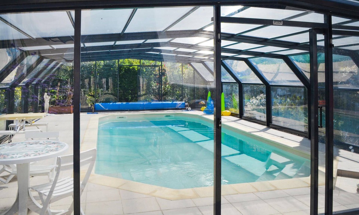 Pace House | This elegant house is located in a large residential area of the town of Pacé, 10 km from Rennes.