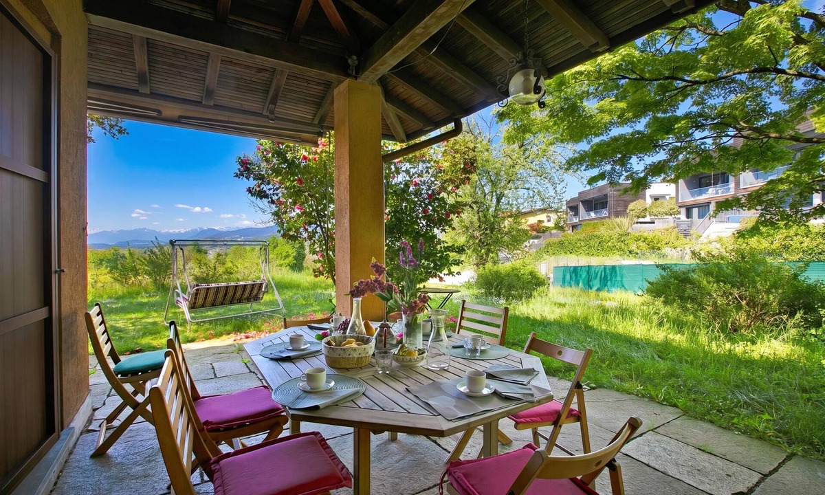 Buguggiate Villa | Three Lakes Villa Varese - Garden and Parking, Buguggiate, Italy