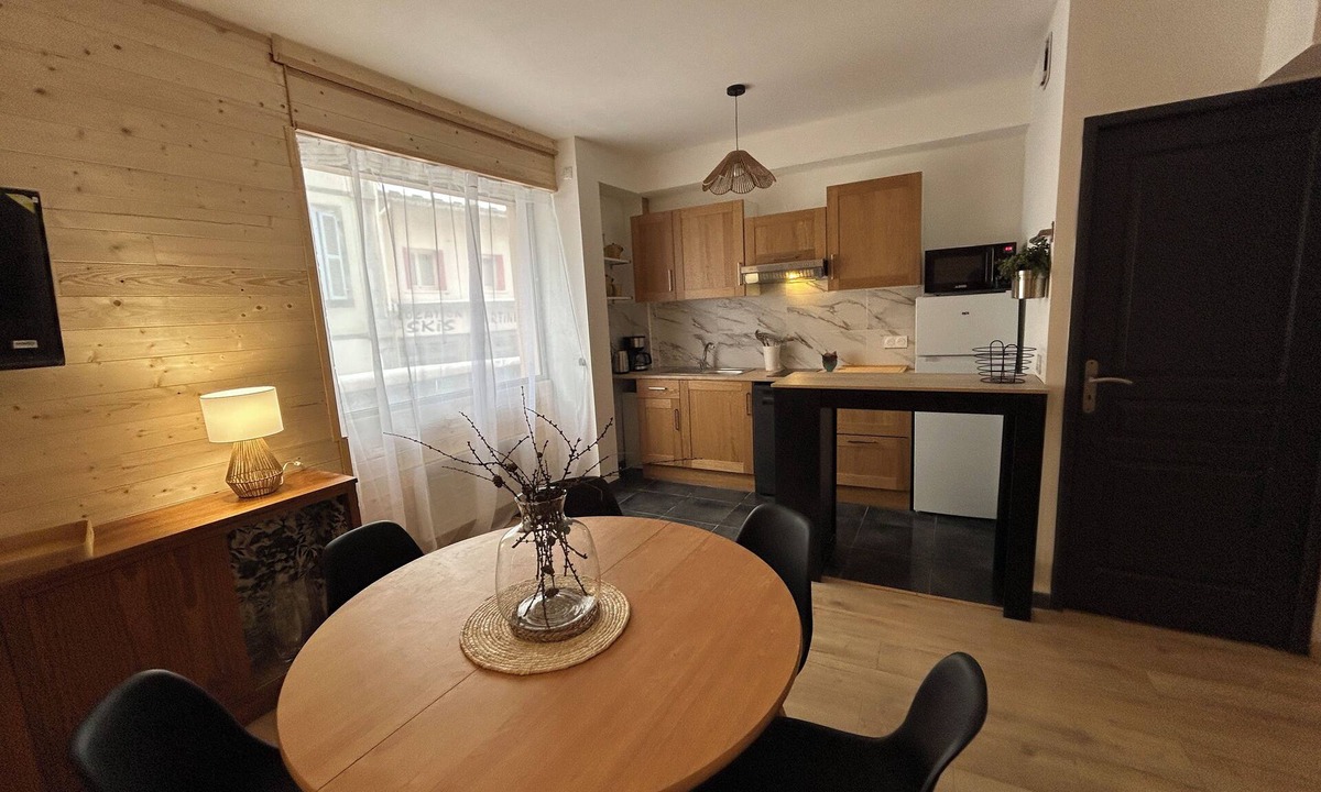 Bareges Apartment | Three-room apartment sleeps 6/7 in the center of Bareges