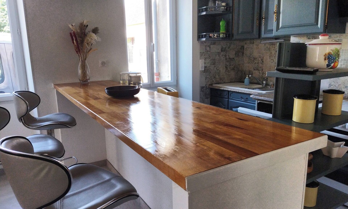 Auxerre House | Thrushes