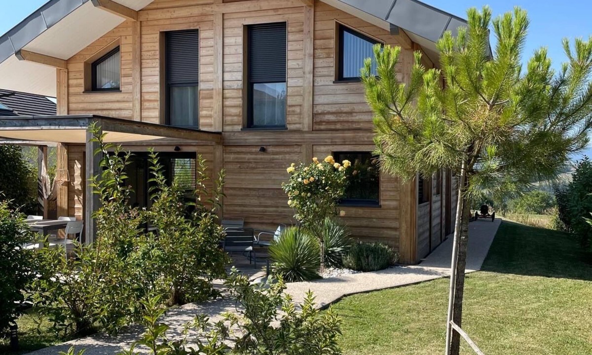 Villaz House | Timber-frame house between Lake Annecy and the Aravis mountains