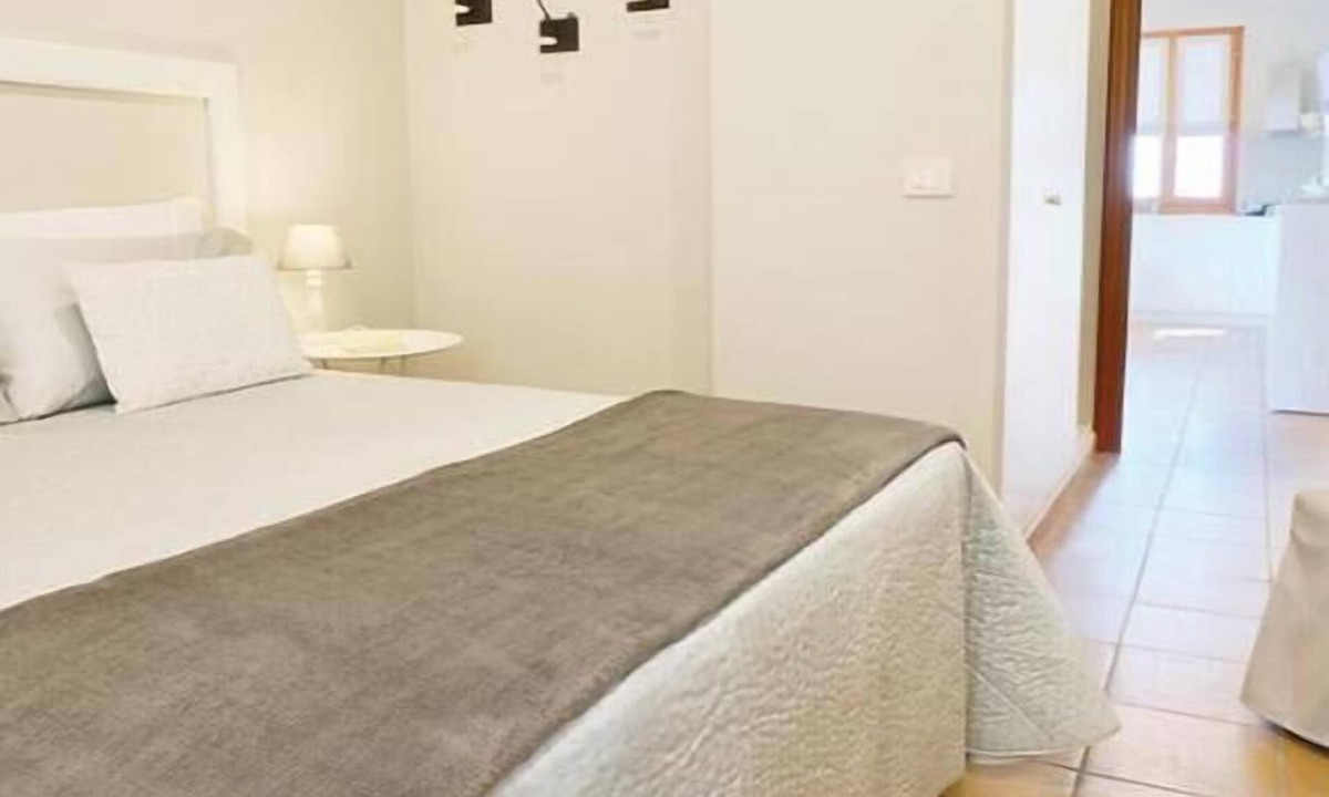 Monforte d'Alba Apartment | Title: The Seven Ways - Oak Apartment with Large Relaxing Porch