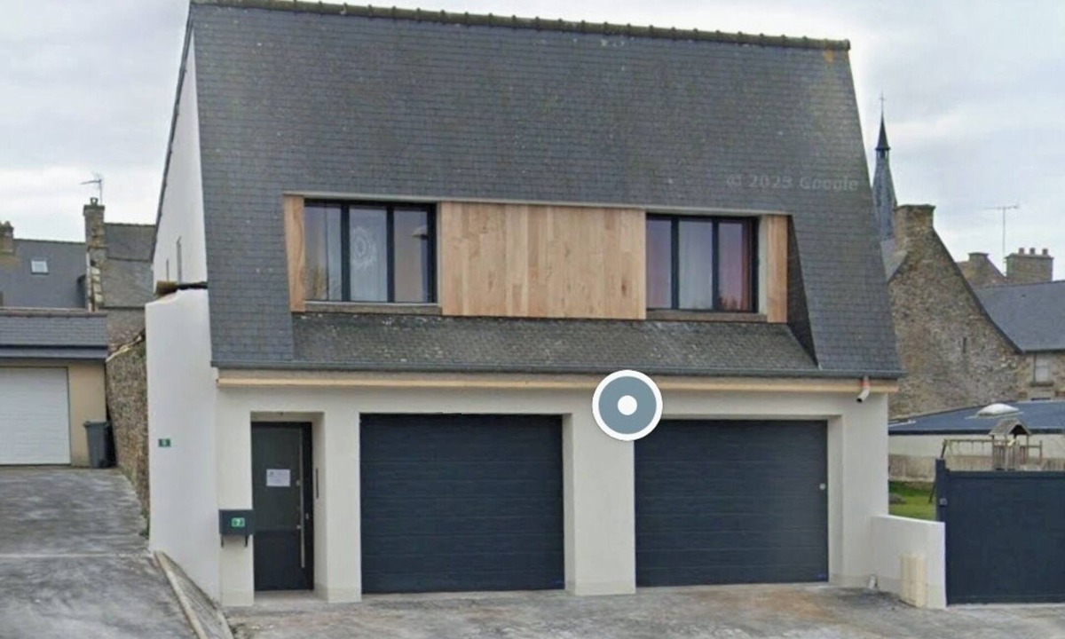 Matignon House | Town center house ideally located near shops and beaches